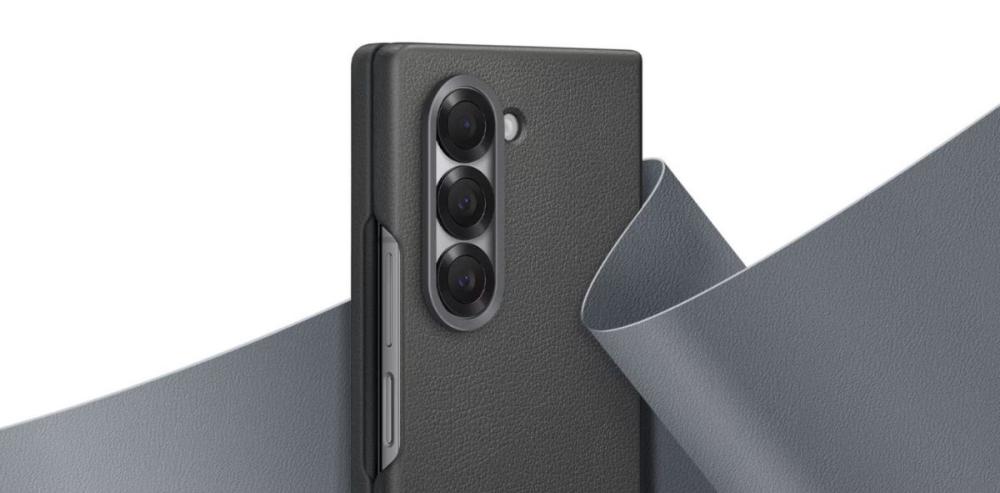 Husa de protecție Samsung Galaxy Z Fold6 F956 este realizată din piele eco, rezistentă și fină la atingere.
