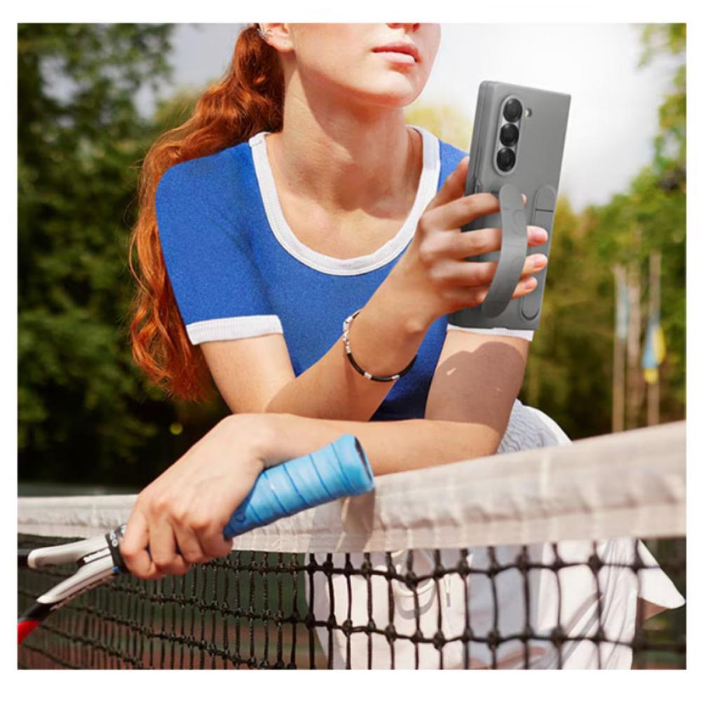 Husa de silicon Samsung Galaxy Z Fold6 F956 este echipat cu un suport de ținere ce ofera siguranta maxima.