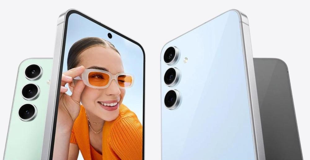elefonul Samsung Galaxy S24 FE 5G Dual SIM S721, se remarcă printr-un design modern și linii curate, iar gama de culori vibrante îți permite să alegi modelul care te reprezintă cel mai bine.