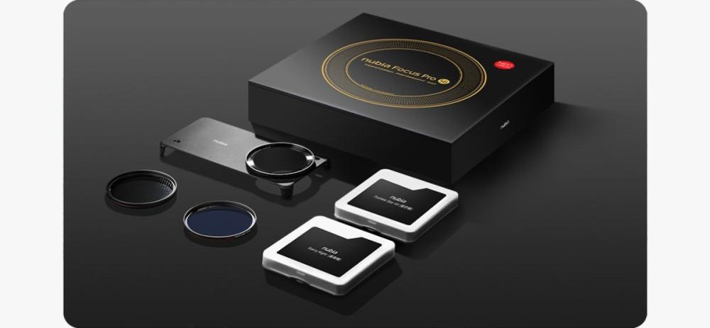 ZTE nubia Focus Pro 5G are kitul foto dedicat, ce include un filtru tip starburst pentru efecte luminoase spectaculoase, lentilă macro 8X și o husă specială pentru filtre.