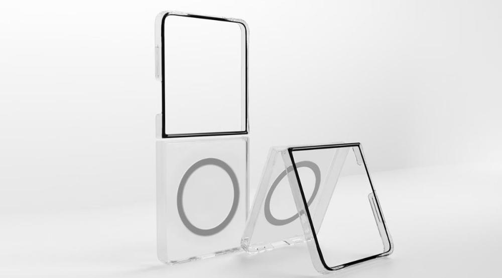 Husa Clear Magnet Samsung Galaxy Z Flip7 este complet transparentă și elegantă.