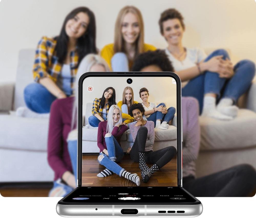 Telefonului ZTE nubia FLIP 2 5G dispune de sistemul dual de camere de 50MP și tehnologia avansată AI.