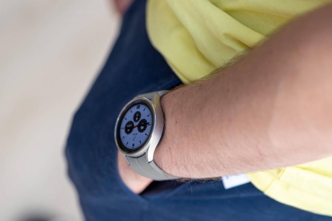 ceas smartwatch la mana samsung galaxy watch5 pro