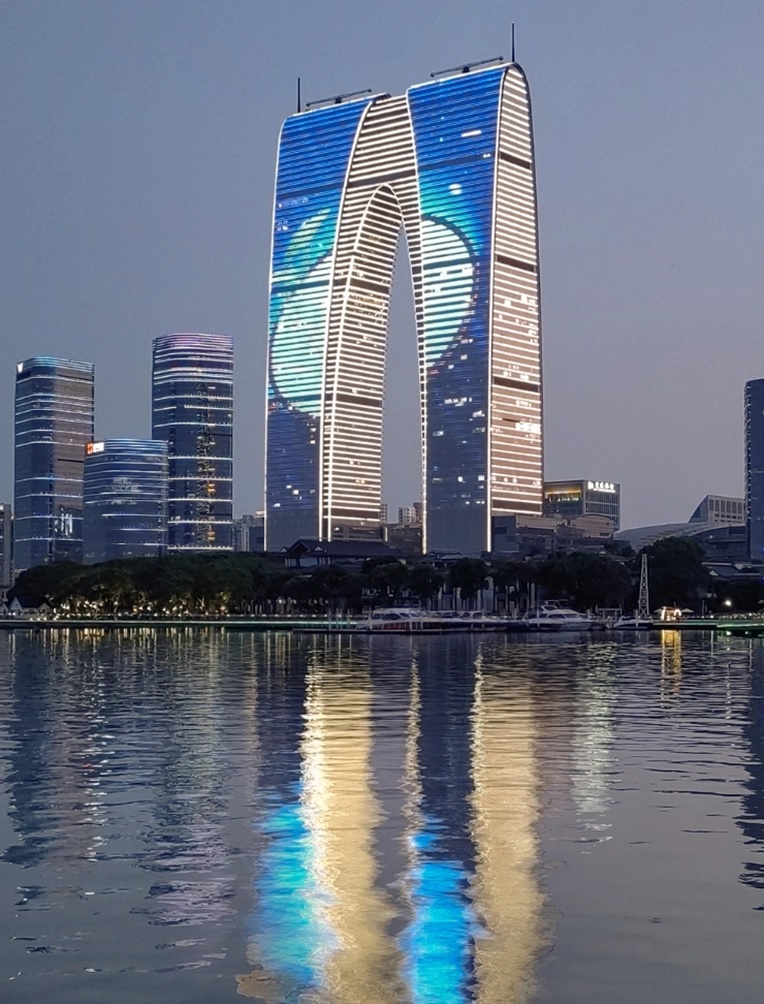 peisaj de noapte camera principala huawei nova 10