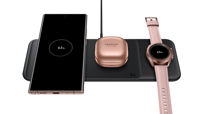 pe incarcatorul rapid wireless samsung trio poti incarca simultan trei dispozitive
